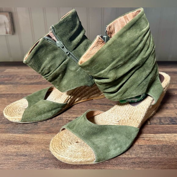 Eric Michael Olive Green Suede Espadrille Sandals Size 39 9 - Picture 3 of 13